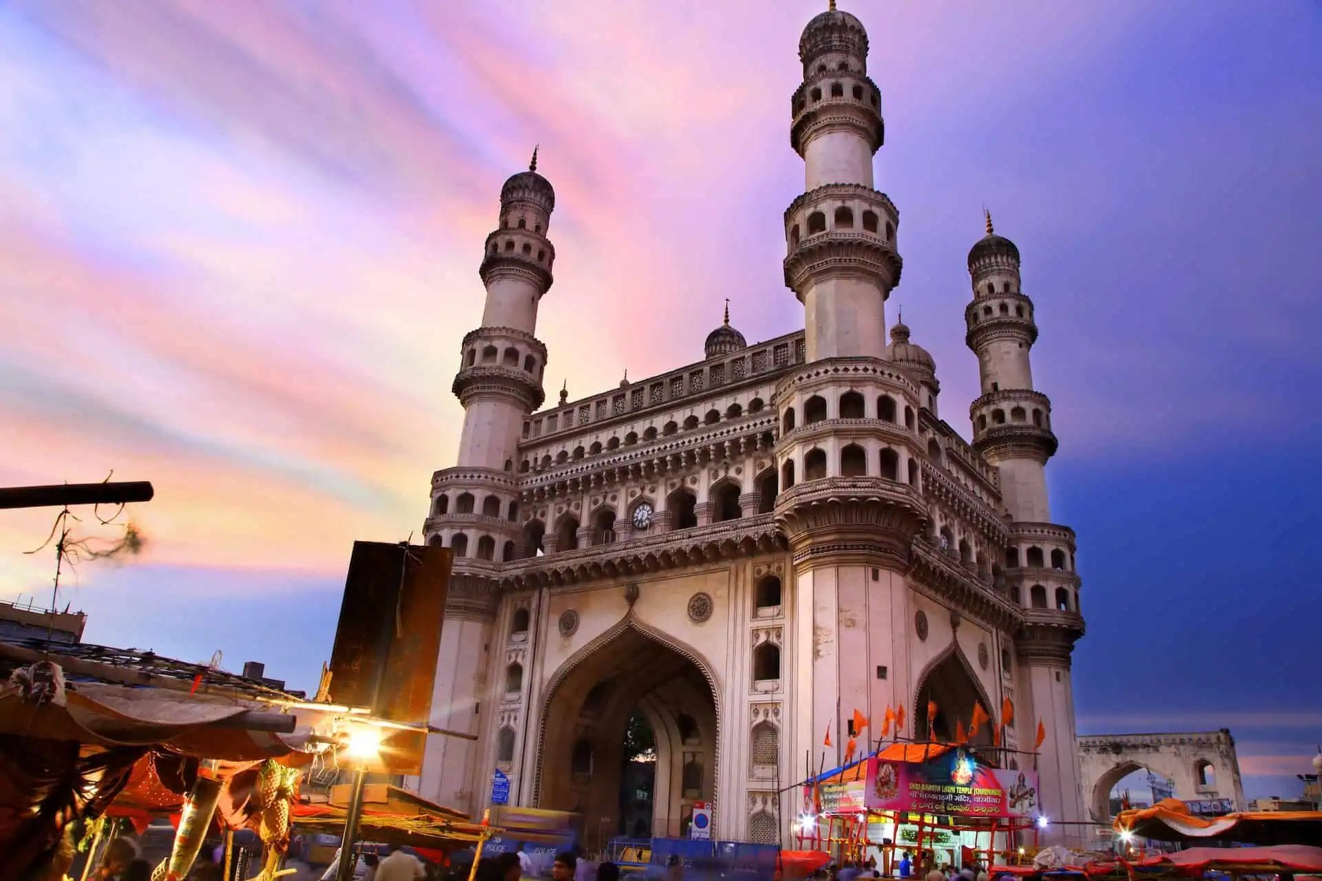 A beautiful image of Charminar a heritage of Hyderabad, indicating RASYA Clinic main branch is located in Hyderabad.