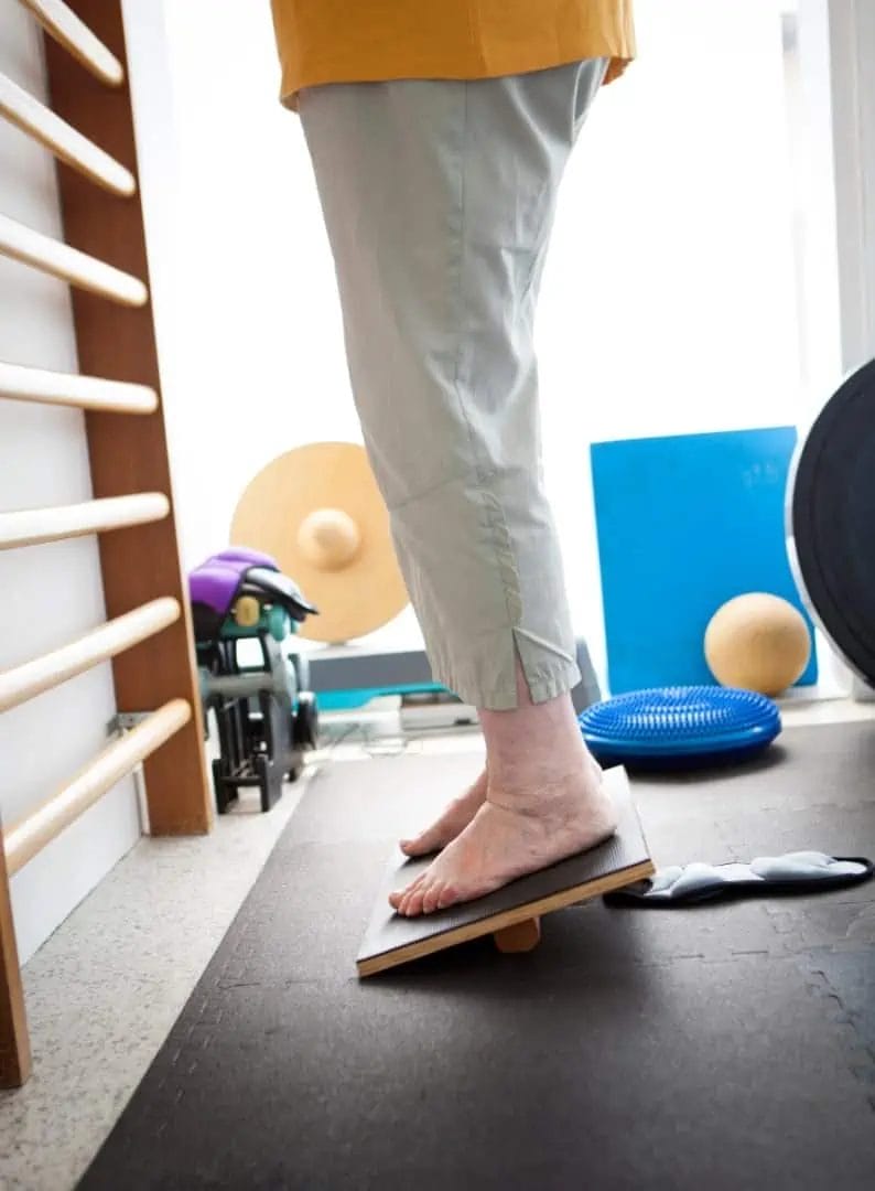 A vestibular rehabilitation process as part of vertigo and dizziness treatment at RASYA Clinic